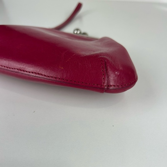 VINTAGE HOBO INTERNATIONAL RARE KISSLOCK MAGENTA WRISTLET - Picture 7 of 8